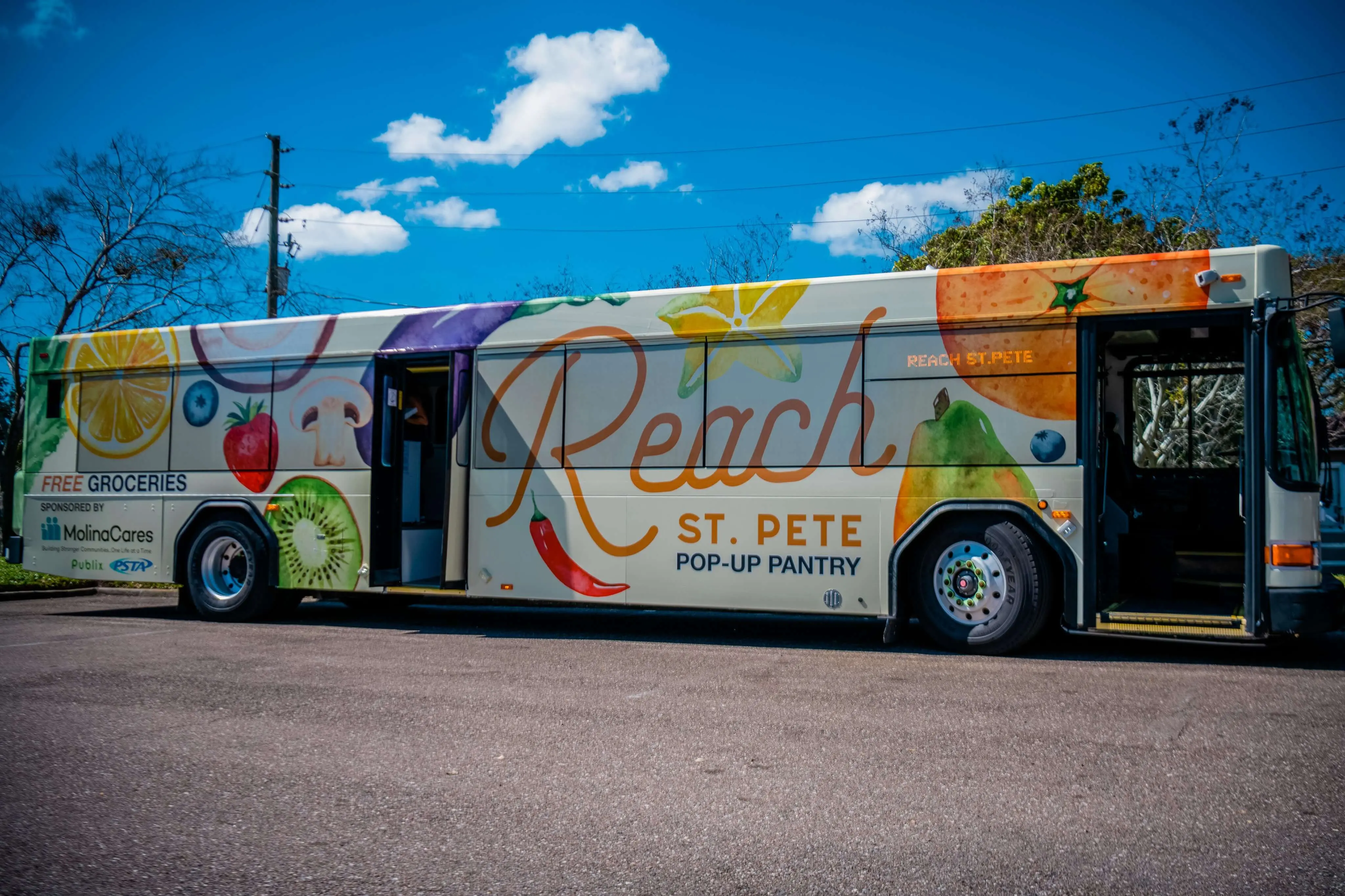 UNE SOCIÉTÉ DE TRANSPORT EN COMMUN AIDE LES PLUS DÉMUNIS GRÂCE À UNE INITIATIVE PHILANTROPIQUE!