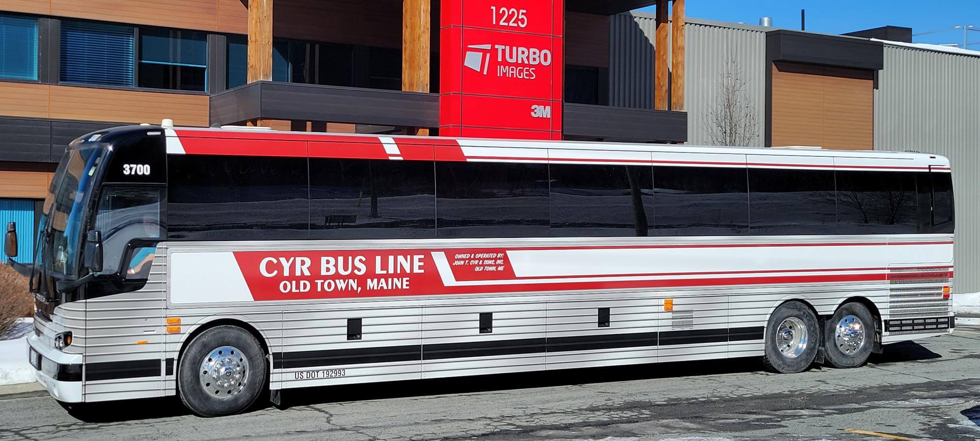 Cyr Bus Line metallic effect wrap by Turbo Images
